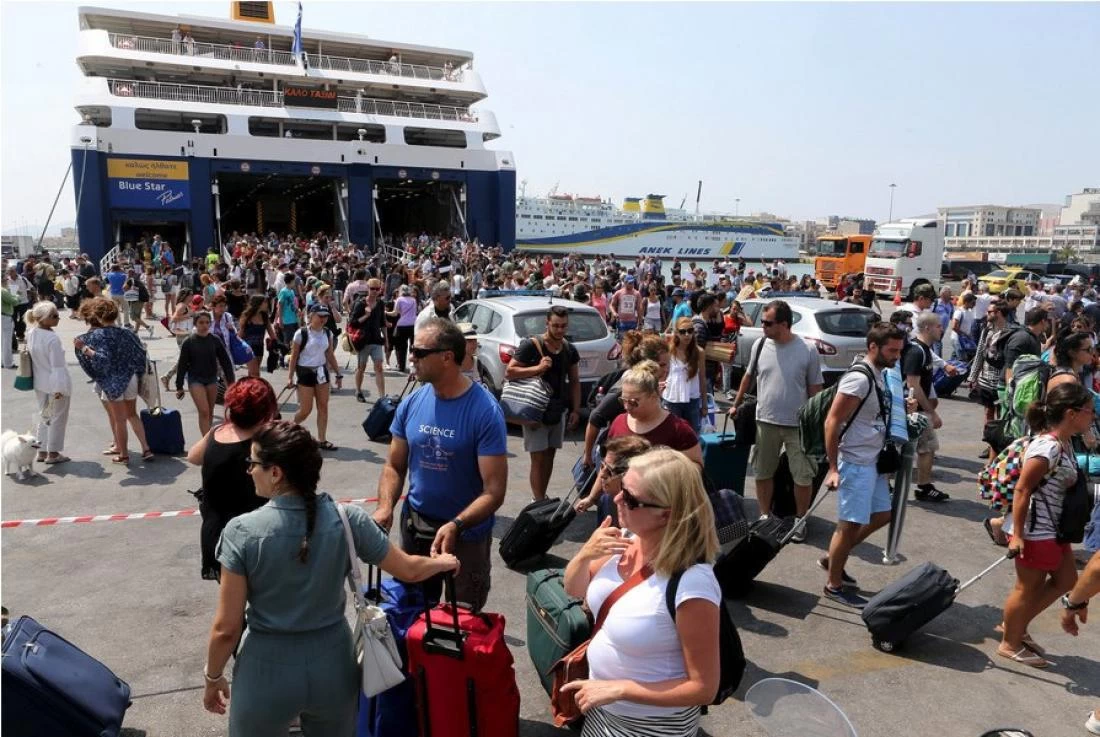 Η κίνηση στα λιμάνια της Αττικής αναμένεται αυξημένη καθώς αυξημένα και τα μέτρα εν όψει του Δεκαπενταύγουστου